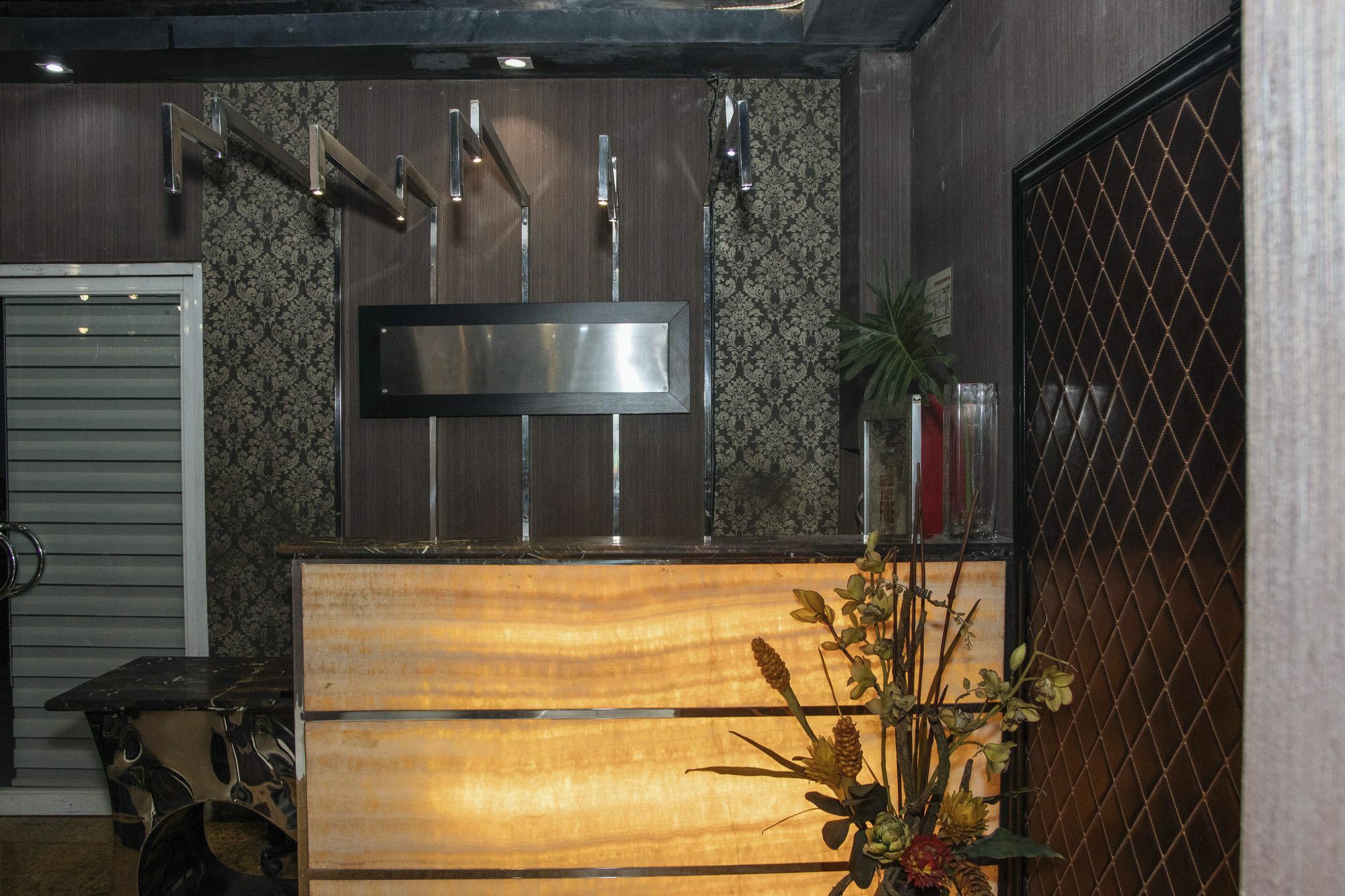 Reddoorz Plus @ Buendia Ave Makati 马卡蒂 外观 照片