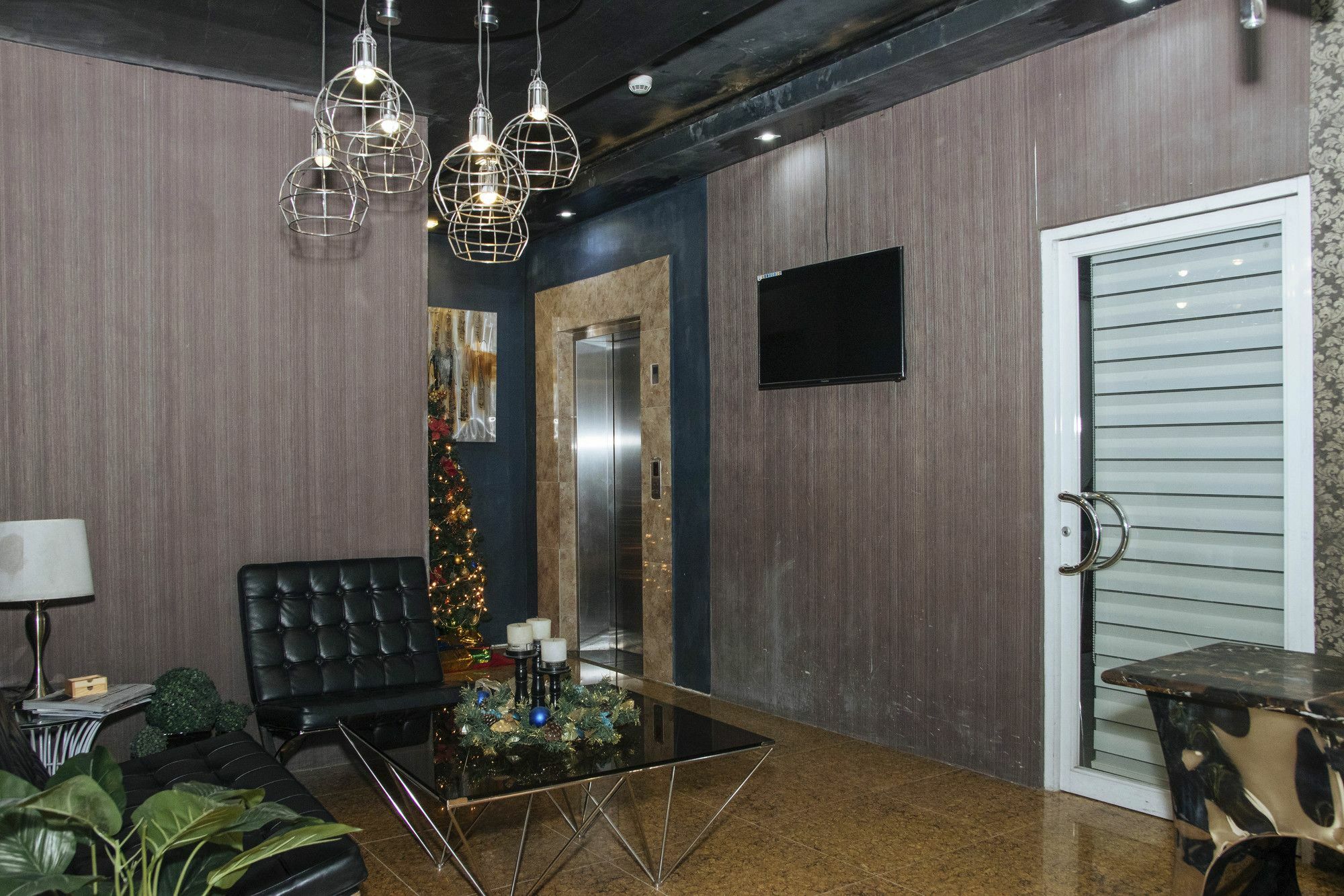 Reddoorz Plus @ Buendia Ave Makati 马卡蒂 外观 照片